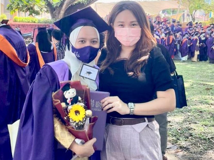 Dr Ivy sanggup menunggu Anis sehingga majlis graduasi selesai.