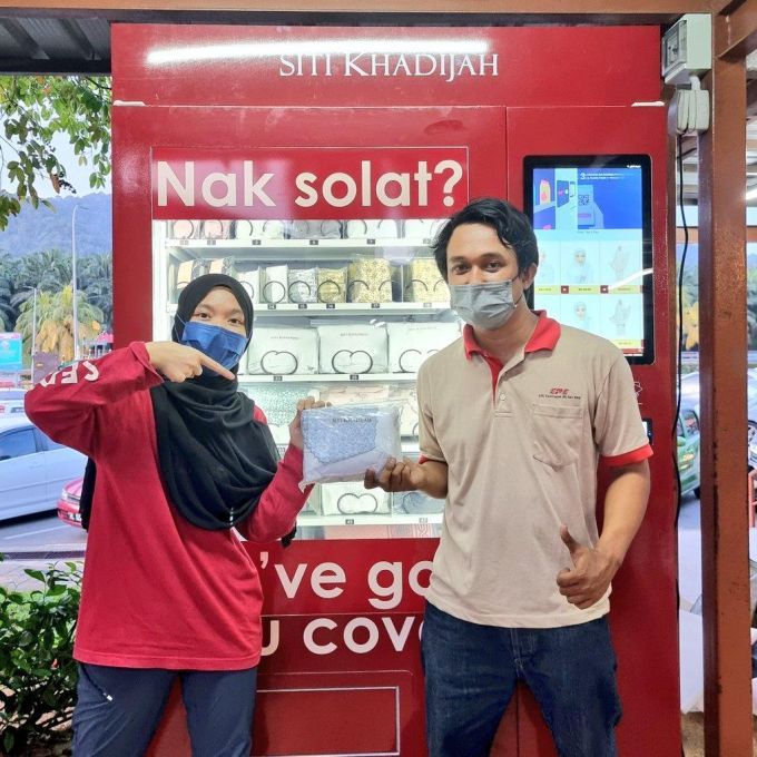 Telekung dibeli semasa dalam perjalanan pulang ke kampung di Pahang.