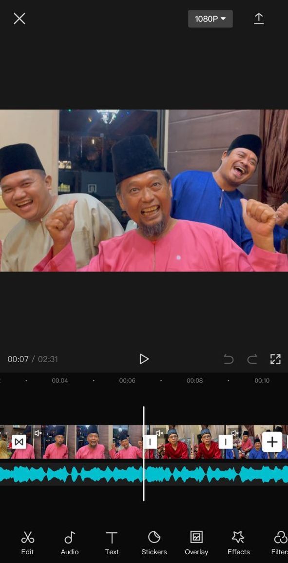 Hanya guna aplikasi CapCut di telefon pintar.